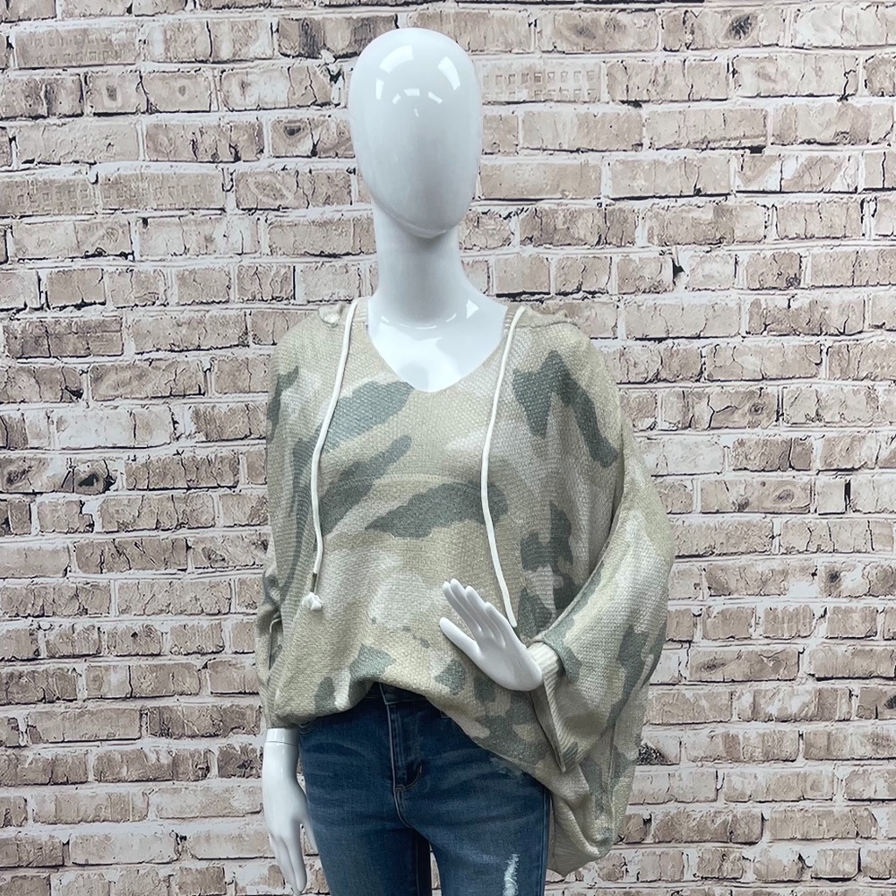 LIGHTWEIGHT CAMO SWEATER